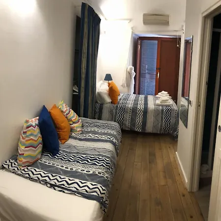 בית הארחה Munaciello נאפולי