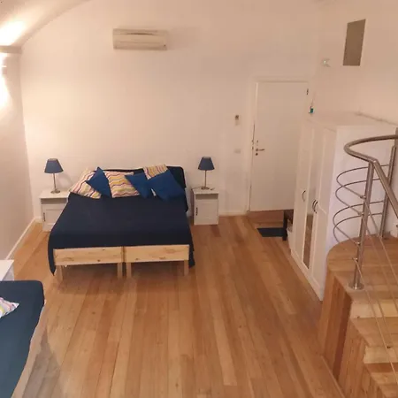 Munaciello נאפולי