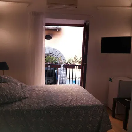 Guest house Munaciello 3*